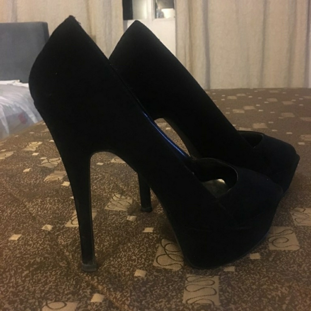 Super Gorgeous Penny Loves Kenny open toe Platform